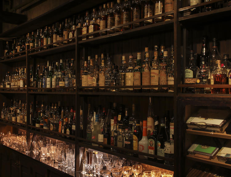 100年前からのお酒も取り扱っています。