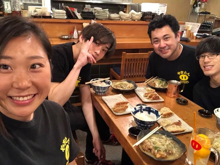 姉妹店は賄い食べ放題!