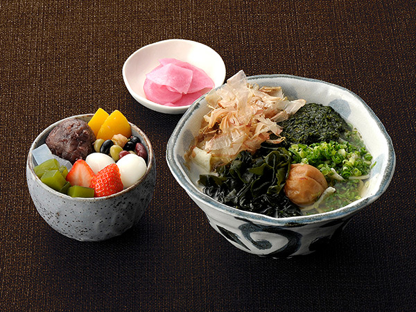 きしめんと甘味の組み合わせが大人気