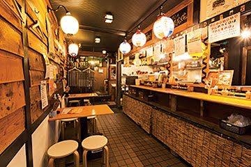 ノスタルジックでぬくもりある店内
