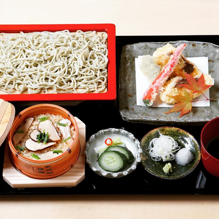 秋の味覚御膳(松茸おこわ.紅葉鯛天麩羅)