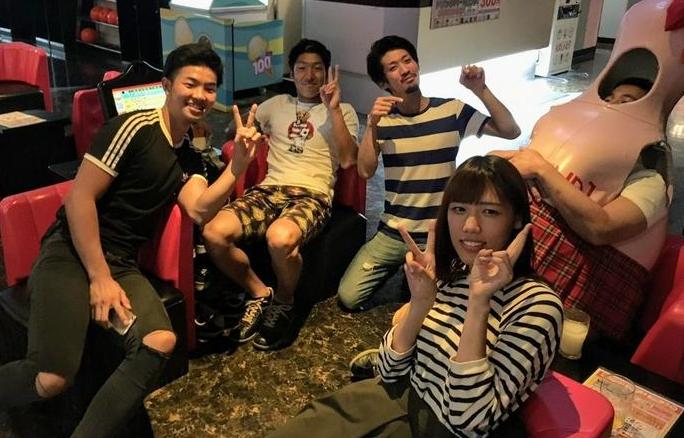 定期的に飲み会やボーリングなどの交流も!