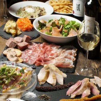 低温調理の肉料理を中心にしたメイン。
