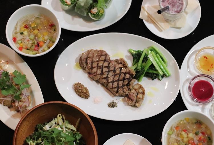 料理はベトナムとハワイアンの融合