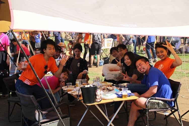 店舗以外での交流も(写真は今年のBBQ)