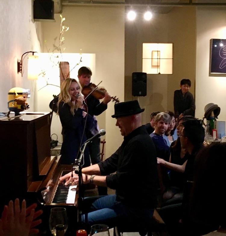 音楽から落語まで様々なライブイベント開催