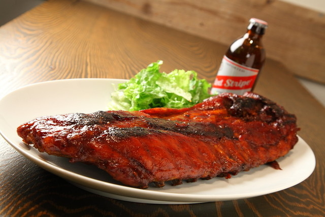 3時間かけて焼成する BBQバックリブ