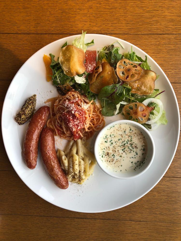 ランチは豊富な種類から!