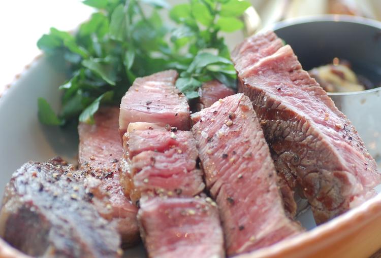 おいしいステーキがまかないで出るかも!?