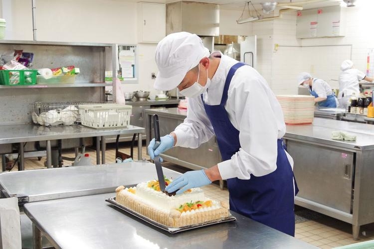 ケーキなどデザートも作ります!