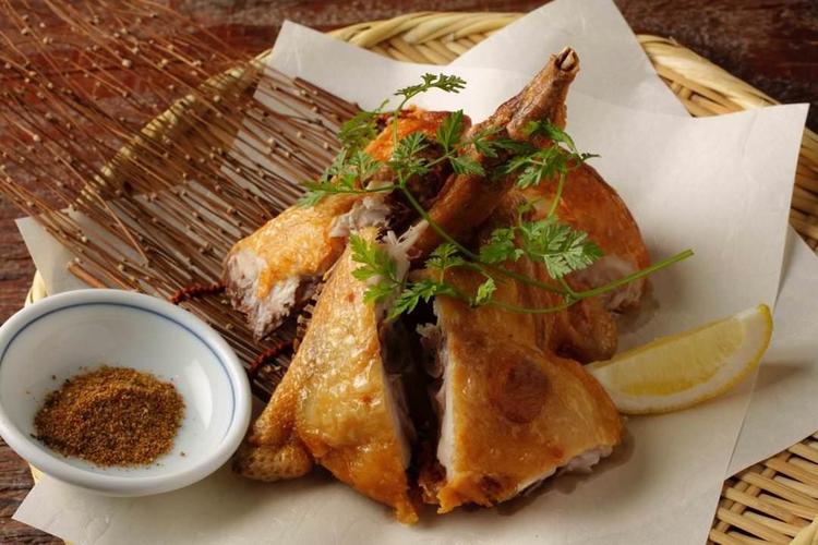 絶対的名物!!丸鶏の素揚げ★