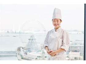 横浜モノリス