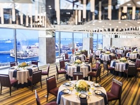 披露宴会場からは横浜の絶景が一望