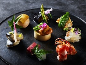 地元の食材にこだわった創作フレンチを提供