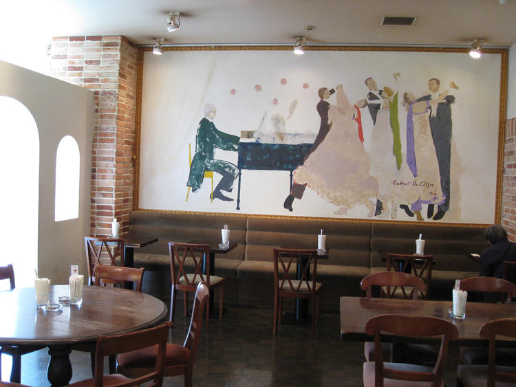 小部屋のようにわかれた店内は居心地抜群