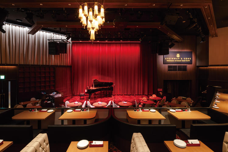 140坪のシアターレストラン