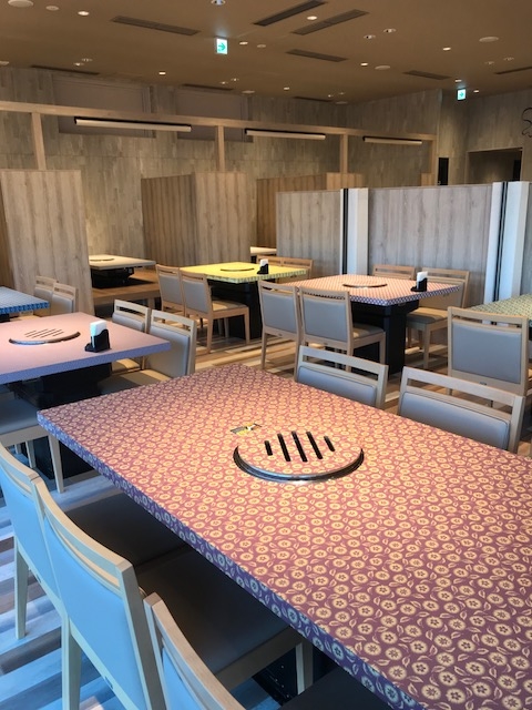 焼肉エリア テーブル席・小上がり席