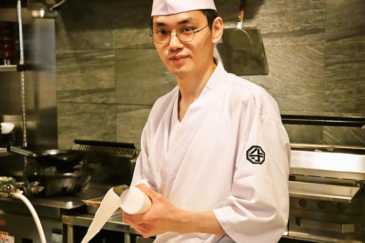様々な鮮魚の扱いや包丁技術も学べます!