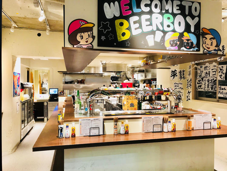 ポップな立飲み屋で一緒に働きましょう☆