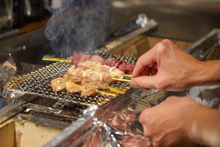 備長炭仕様の炭火焼の技術も習得可能!