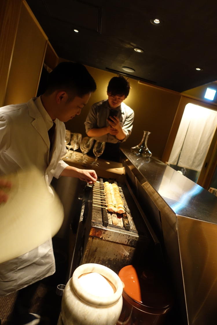 煙の無い店内でも、備長炭で焼いてます!