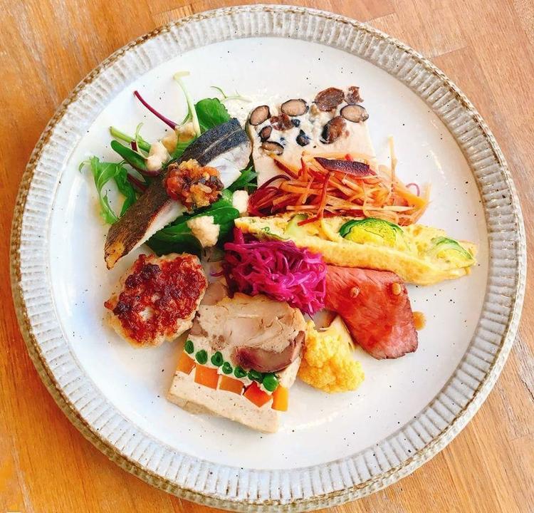 美味しい「あて」ありますよ!
