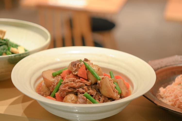 おばんざいの定番肉じゃが