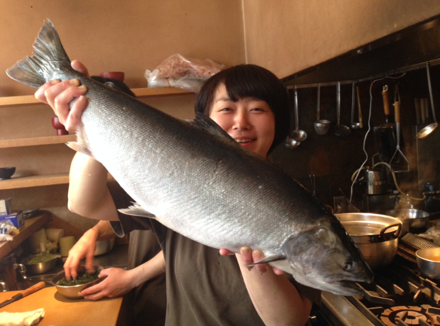 旬の魚介をメニューに取り入れて