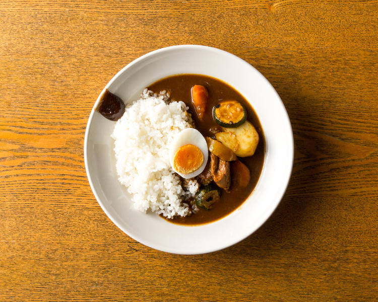 看板メニューのタスヤードカレー