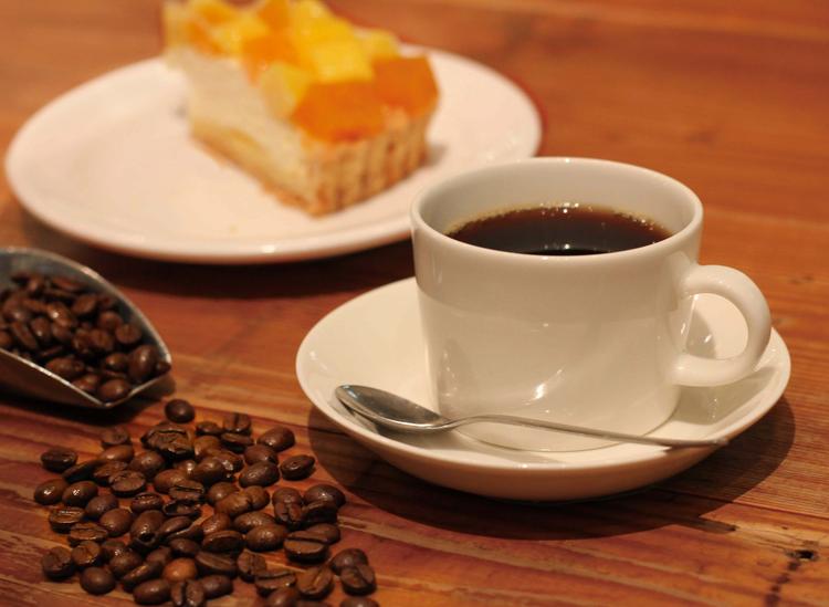 コーヒーにあうケーキを提供しています