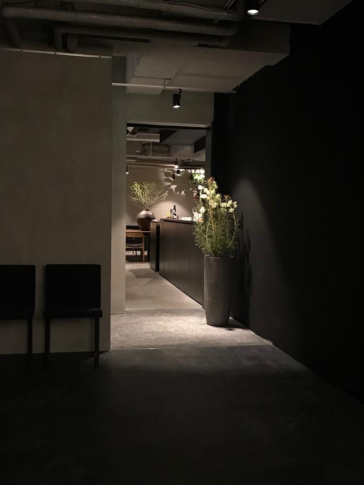 レストランとバーフロアが分かれています。