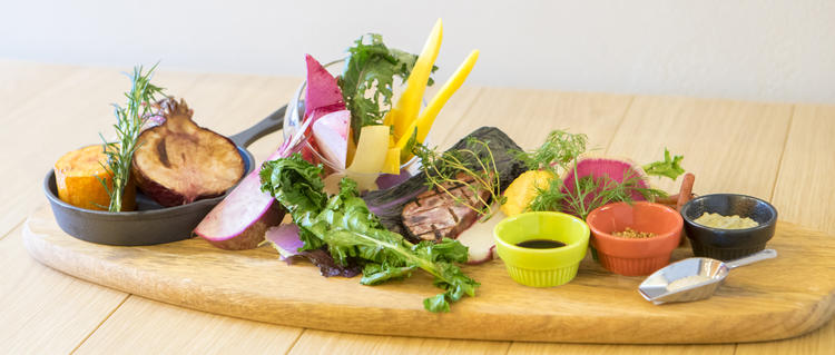こだわり野菜を様々な調理で提供中!