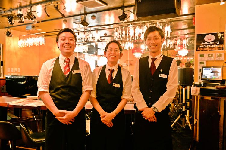 こちら、俺のイタリアンJAZZ店メンバー