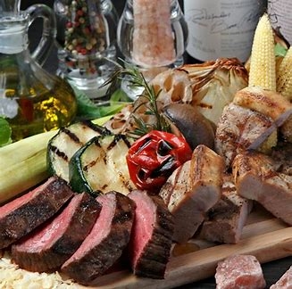 炭火焼を中心としたビールに合う料理