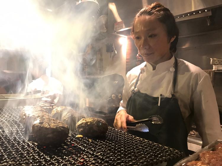 小細工一切排除。純で真面目なハンバーグ