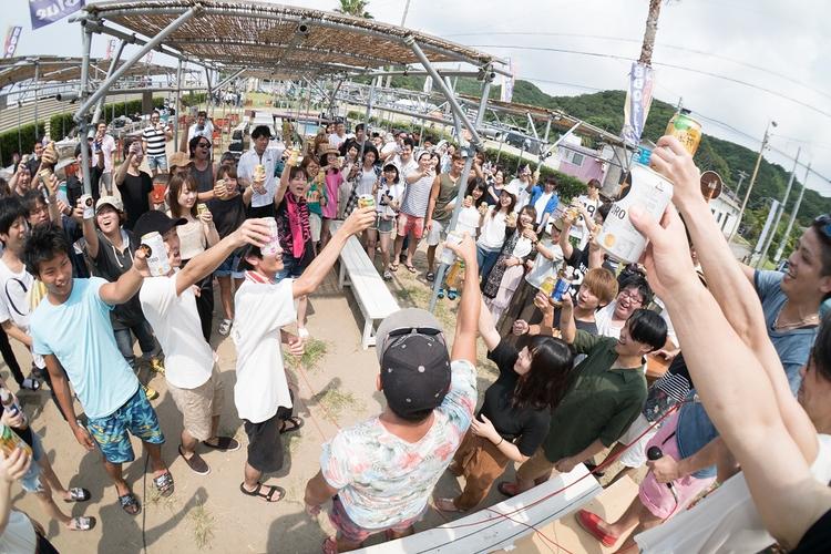 夏はスタッフ全員でBBQ大会!