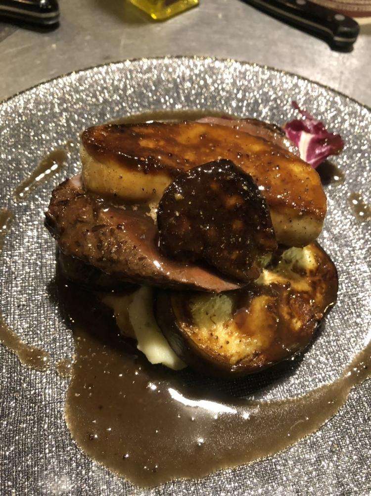 牛フィレ肉とフォアグラロッシーニ