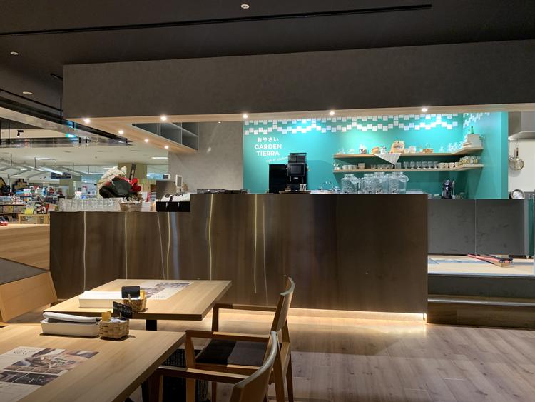 スタイリッシュなドリンクカウンター
