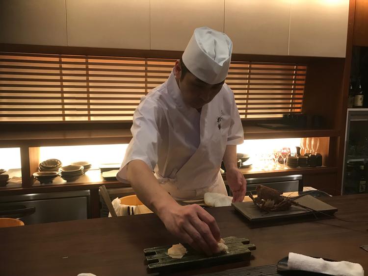広尾にも寿司専門店ございます。
