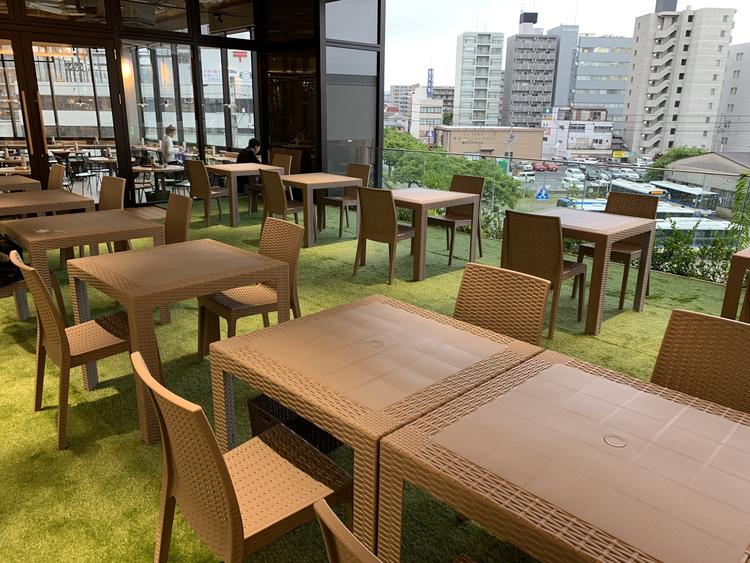 開放的なテラス