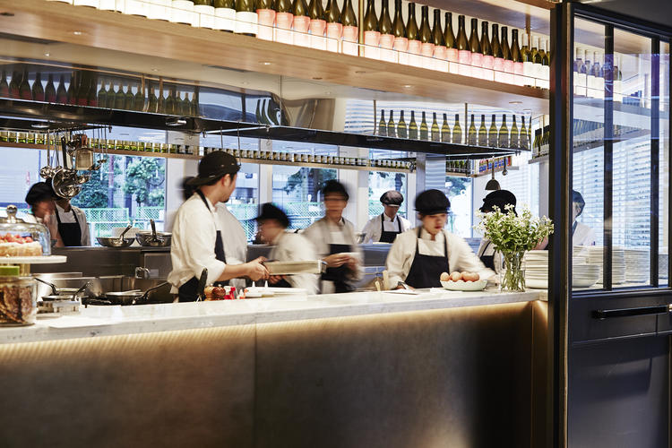 世界的に有名な店舗で働こう