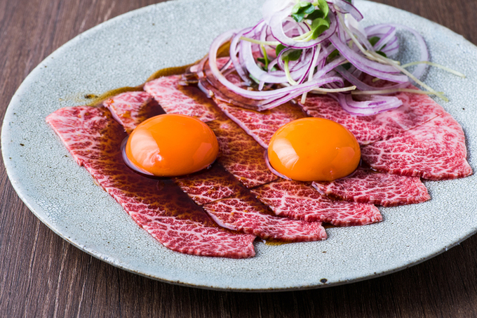 生食認可を受けて提供するミスジユッケ