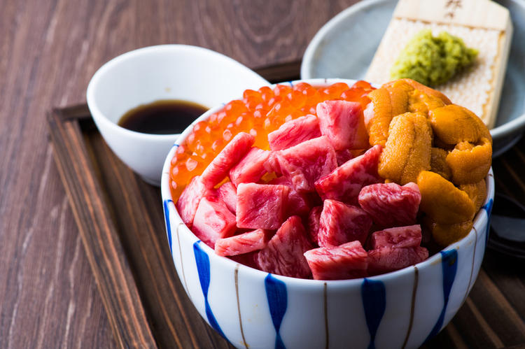 これぞ幻のタン“まぼたん”の盛り合わせ