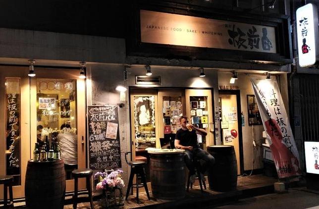 ♪♪店舗外観・窓が大きく開放的♪♪