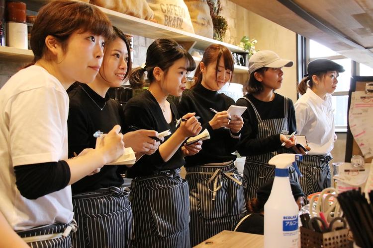 スタッフ全員学ぶことに貪欲です!!