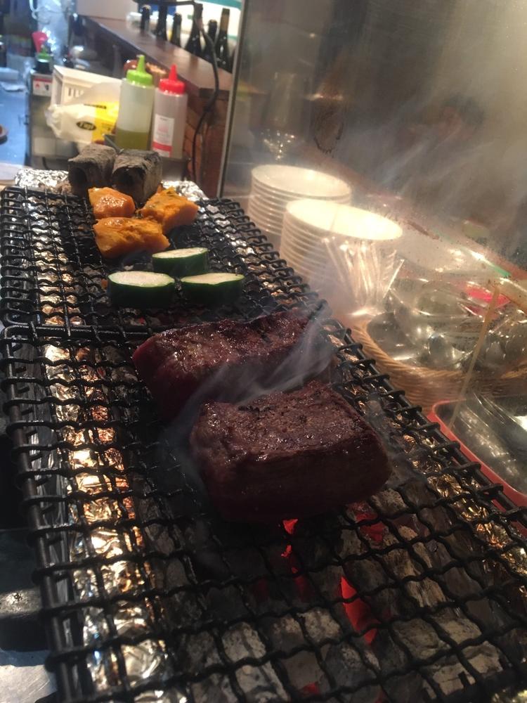 熟成させた部位を、じっくり炭火で