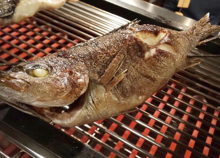 カウンターの目の前でバリッと焼きます!