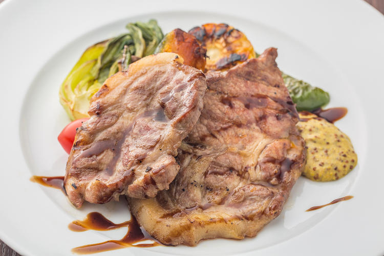 ランチで人気!豚肩ロース肉のグリル!