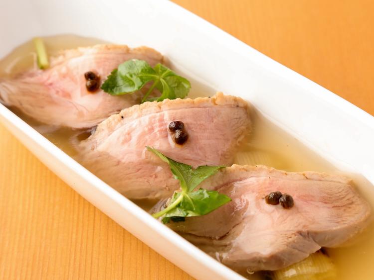 人気の肉おでんや、定番の居酒屋メニュー