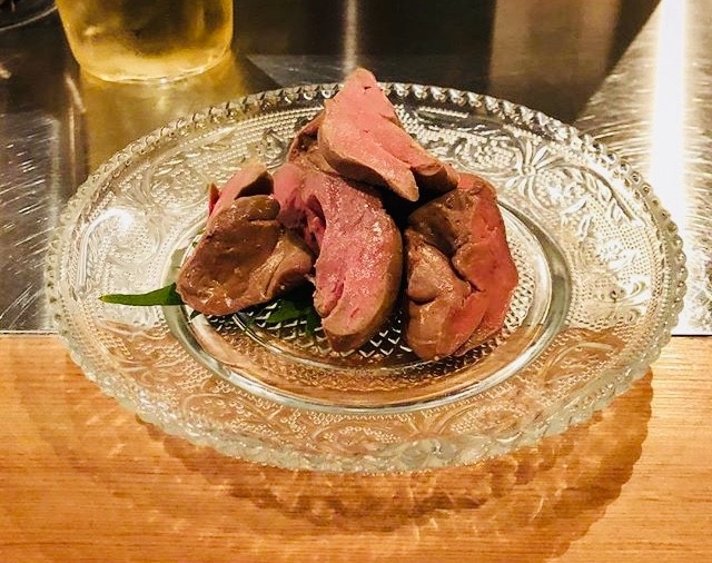 系列店ヨシモリの白レバーはシナモン醤油で